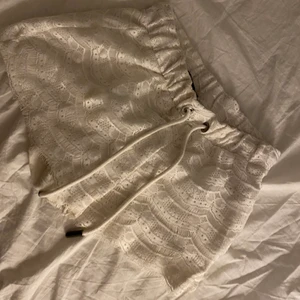 Shorts strl S - Super söta shorts från Hollister i storlek S. 