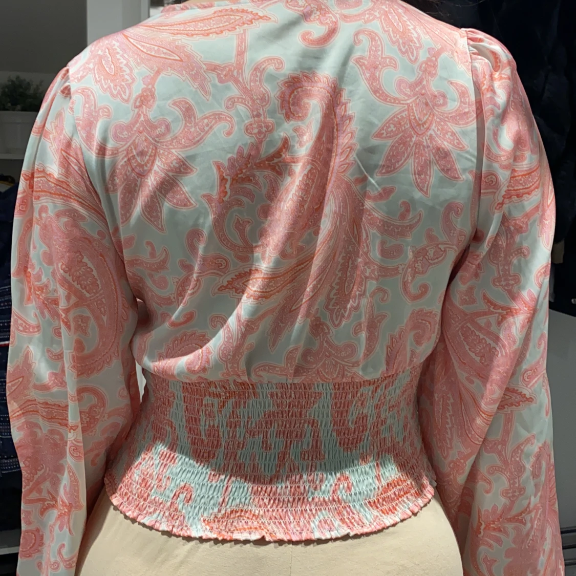 Blus från bikbok i storlek S - 90