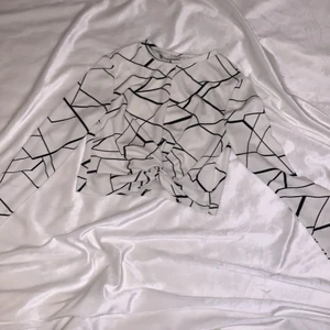 storlek 11-12 år 152 - Söt gullig passar till kalas och masa annat 