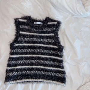 Zara topp - Säljer denna populära zara topp som är helt oanvänd💕