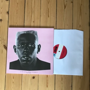 igor vinyl - Igor av tyler the creator vinyl, endast spelad ett fåtal gånger och frakten ingår i priset. skriv privat för frågor/fler bilder!