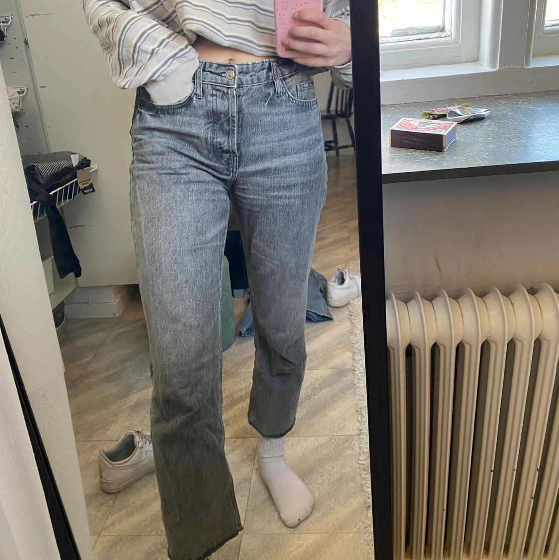 Grå jeans