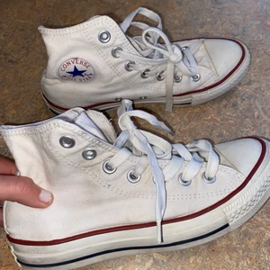 skor  - säljer dessa converse skorna då dem tyvärr har blivit för små för mig ❤️ 
