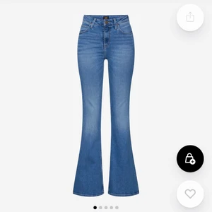 Bootcut Jeans - Bootcut jeans i 36. Sitter jättefint men använder aldrig.