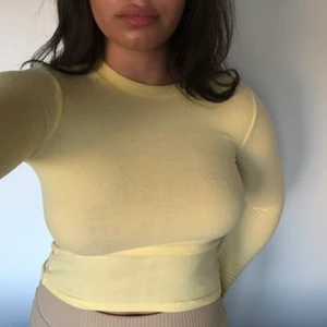 Gul tröja - Jättemjukt material passar S