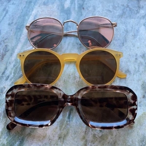 Solglasögon - Solglasögon 30kr styck, sälgs pga de inte kommer till användning! 