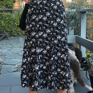 Blommig sommarkjol - Blommig långkjol, frakt tillkommer