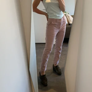 Zadig & Voltaire powder pink, lowcut trousers - Looks like new and has a nice and calm soft pink colour. 100% cotton. Size 36 waist. Bought them new for £200. Price now 300kr 