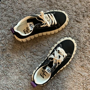 Favorit skorna💕💕💕 - Intressekoll på mina ny inköpta Eytys, som tyvärr var för små😭 Kan tänka mig sälja vid ett bra bud, annars vill jag gärna byta om någon annan har eytys i modellen Odesssa i storlek 39💕