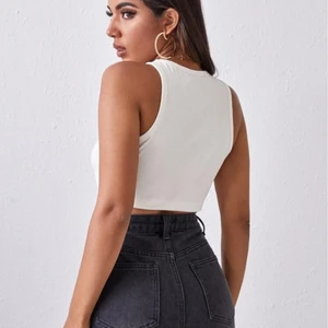 topp från shein  - fin topp från shein, aldrig använd då dem var förstor. Storlek s