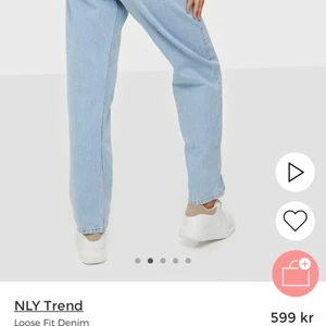 Nelly jeans i storlek 38 - Säljer dessa super snygga och sparsamt använda jeans från Nelly då de blivit förstora för mig. Sitter riktigt snyggt annars. Mer bilder kan självklart skickas efter önskemål. Frakt tillkommer 