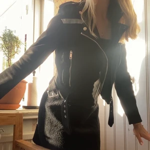 Mockajacka  - En superfin mockajacka från zara. Säljs int längre. Köpt för 500 säljer för 250. Står xs men passar defentift s oxå. ❤️ kontakta mig för mer info😊