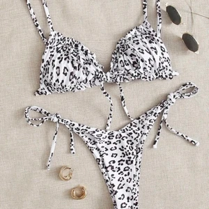 Inteessekoll - Intressekoll på denna bikinin från shein, aldirg anvönd bara testat. Storlek S, skicka för fler bilder