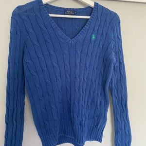 Ralph lauren - Jättefin kabelstickad Ralph Lauren tröja💙💙