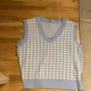 Väst  - Blå cool väst!