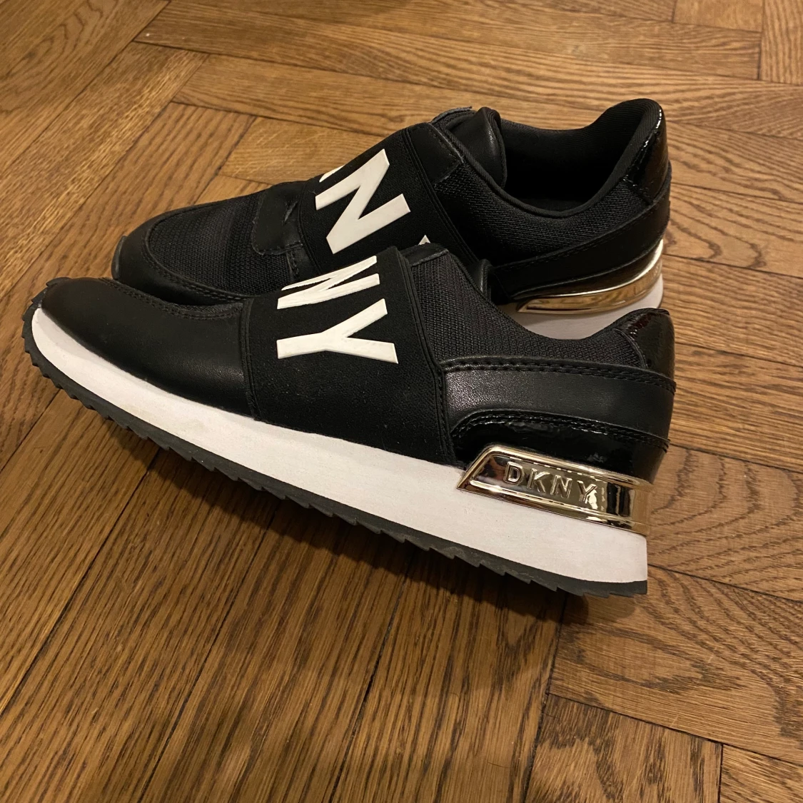 DKNY sneakers 