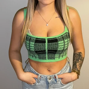 Mysigt linne i grön - Super skönt material!!!! Från bershka!!