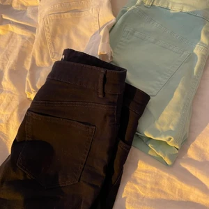 Shorts från hm storlek 12-13 (S) - Dessa shorts har ja nästan aldrig använt💕Dom är i storlek 12-13 o de passar mig som har storlek xs/s! 100 för alla eller 40 kr/styck!