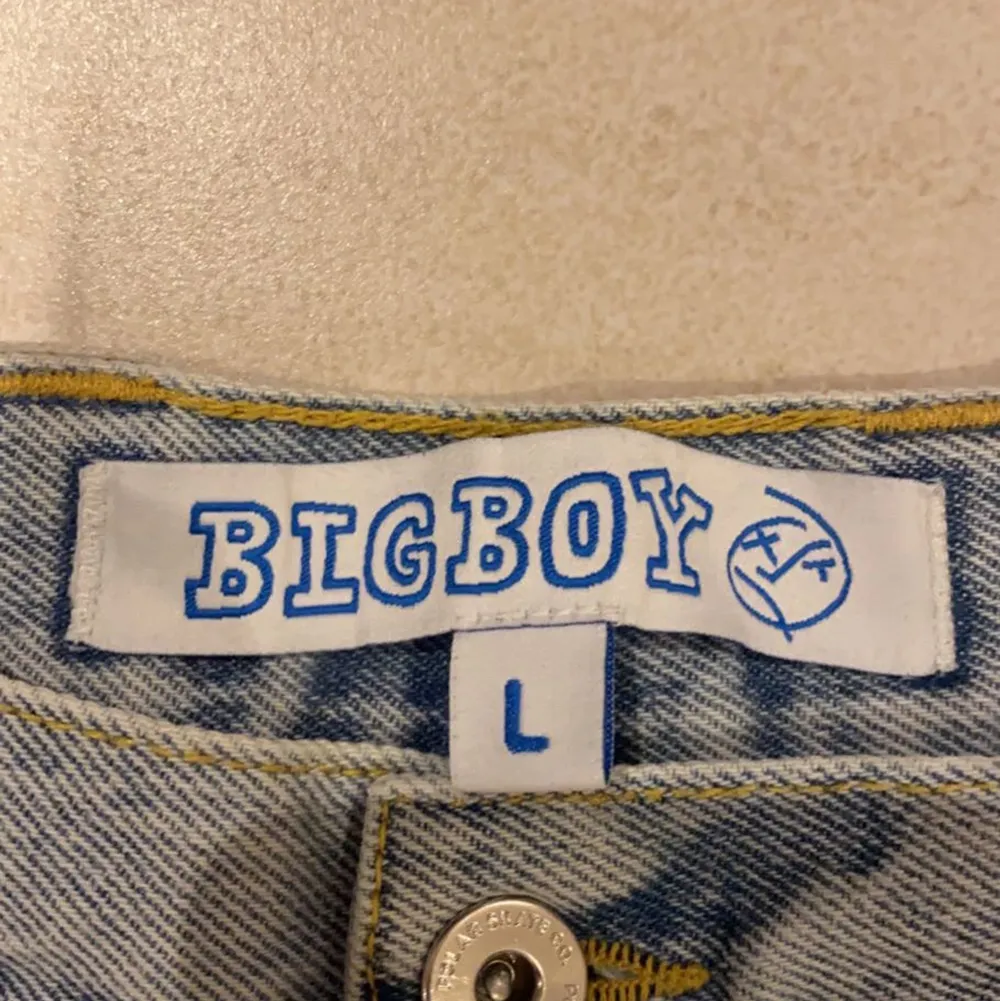 Typ helt nya big boys. Är i 9/10 i skick och dem är använda ett par gånger. Kunden betalar frakten:). Jeans & Byxor.