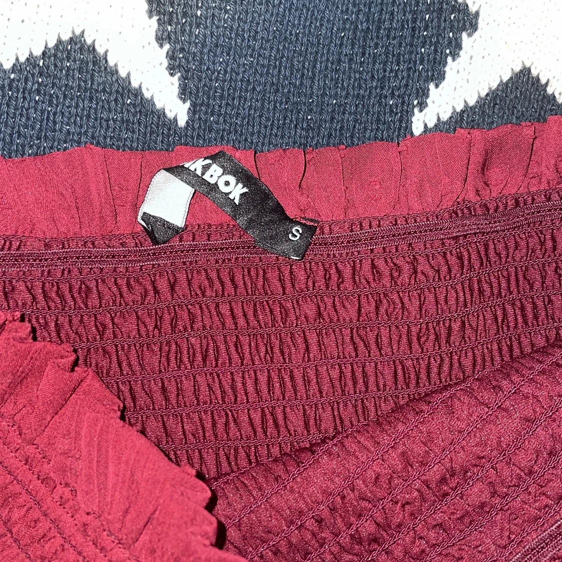 Röd kjol från bikbok  - 90