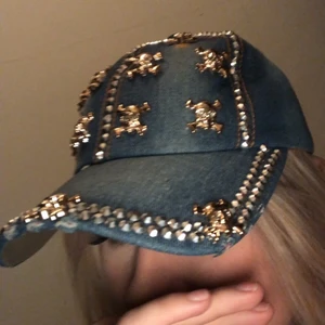 90s keps  - Keps knappt använd nyskick. Justerbar rem bak 