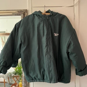Reebok bomber - 2nd hand-köpt och behöver ny ägare. 💚 