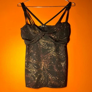 Superfin partytopp - Glittrig partytopp i perfekt skick!!