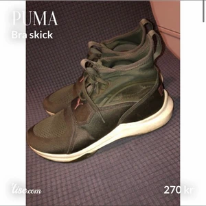 Puma Ignite  - Puma ignite: militärgröna med rosa detaljer. I väldigt bra skick då jag inte använde de vardagligen. De har legat nu i flera år i garderoben orörda. 