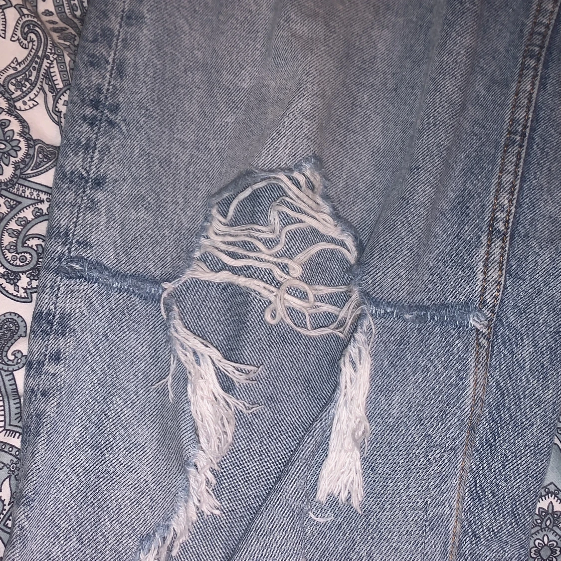 Vida jeans med slitningar från H&M strl 38! - 91