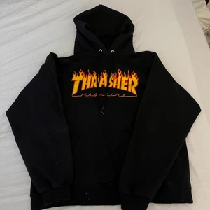Thrasher hoodie i storlek M - Svart hoodie från Thrasher i storlek M!🔥