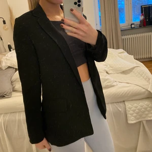 Svart blazer/kavaj - Kavajen är ej smutsig, är endast spegeln! 🤍
