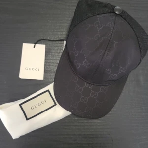 Gucci ( GUCCISSIMA ) baseboll keps  - 100% äkta & medföljer dustbag o cards, kan eventuellt skicka med en Gucci låda för den som sparar på sånt , ses i meddelanden ! 