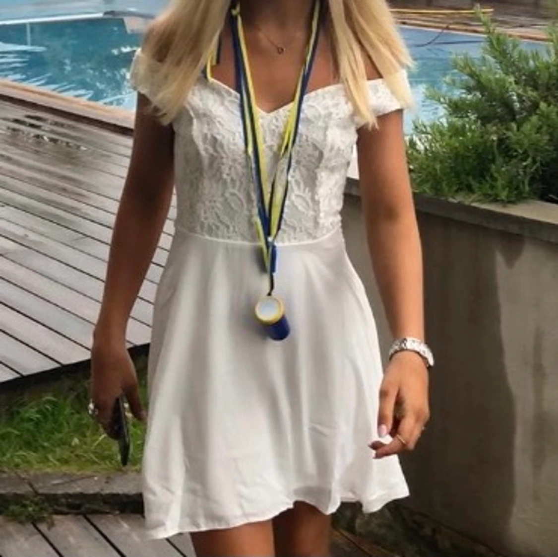 Vit klänning strl 8