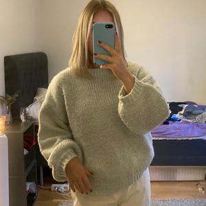 Stickad tröja från NA-KD  - Riktigt snygg ljusblå stickad tröja