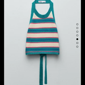 Stickad topp - Fin stickad topp från Zara som aldrig kommit till användning för min del. Är bara testad och prislappen är kvar💕💕