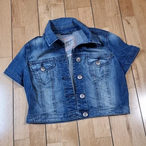 Jeansväst från esprit - Tuff jeansväst från esprit. Aldrig använd.