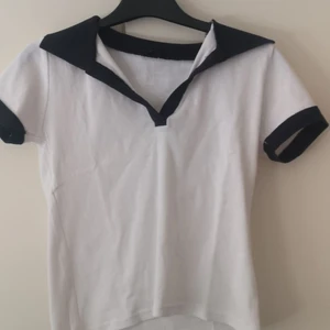 Topp - En jätte fin tröja👚Den har ingen storlek den passar alla 🙃