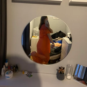 Klänning - Säljer denna jätte somriga och fina klänning, lappen finns kvar. Kan fraktas