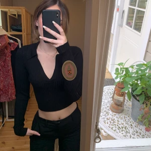 Ribbad tröja m krage - ifrån h&m , oanvänd med lapp kvar, köpare står för frakt💗