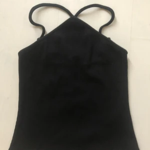 Svart linne  - Svart trendigt linne i storlek xs som jag aldrig använt. Linnet är för litet för mig tyvärr 