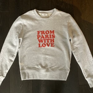 Ami Paris - Sparsamt använd tröja, som ny. Ca 3 år gammal.