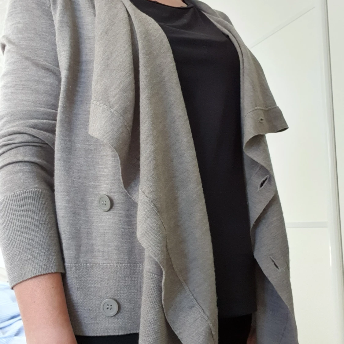 Mångsidig kofta från COS - 90