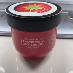 Body yogurt   Original pris 145kr - Bara öppnad och testad en gång    