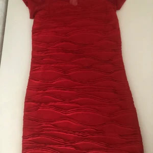 S - Jätte fin,kan använda till sommmar klänningen för fest 