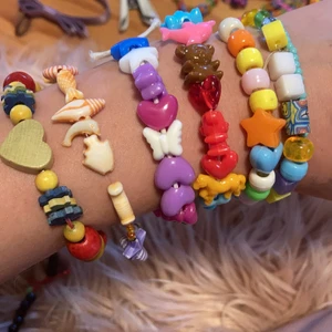 Armband - Trendiga armband. 5 kr st. 5 för 20. 