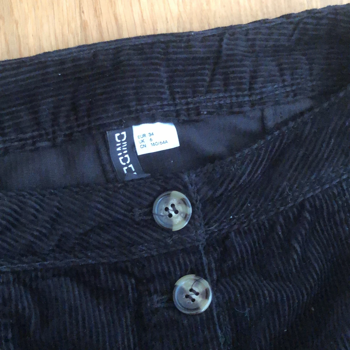 Kjol i svart manchester - 91