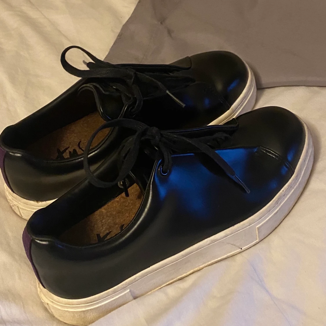 Svarta eytys med knytning i strl 39  - 90