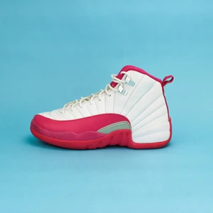 Air Jordan 12 ”Vivid Pink” - Preowned. No box. 