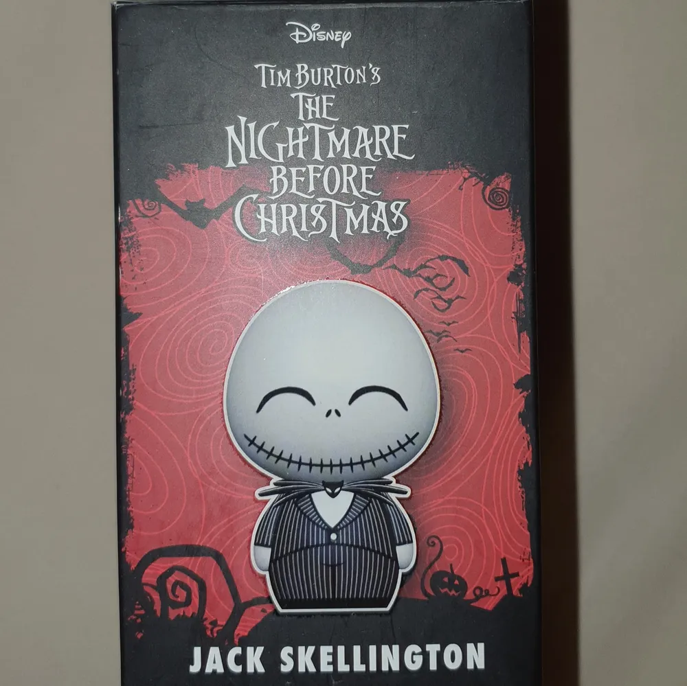 OÖPPNAD Jack skellington från The nightmare before Christmas . Själva figuren är ca 5-10 cm stor, (lite svårt att mäta den i kartongen) skickar eller möts i Karlskoga/Örebro/Hallsberg (SAMFRAKTAR GÄRNA!). Övrigt.