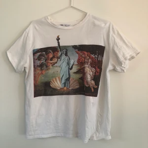 T-shirt - T-shorts med tryck.